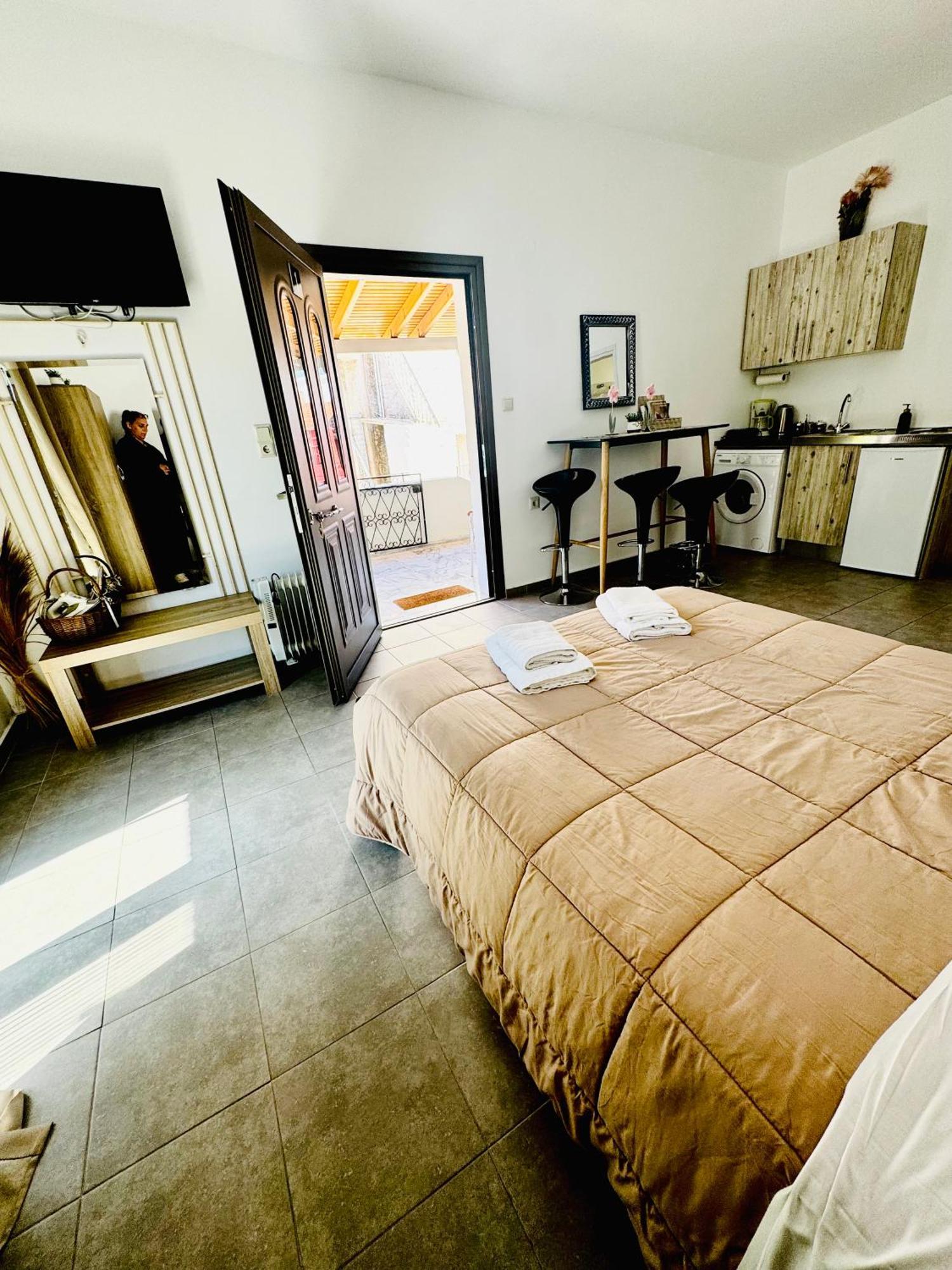 Mani Spot Otel Areopoli Dış mekan fotoğraf
